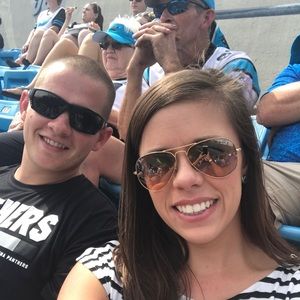 Meet your Posher, Emily